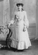 pict1911.jpg [134x193]